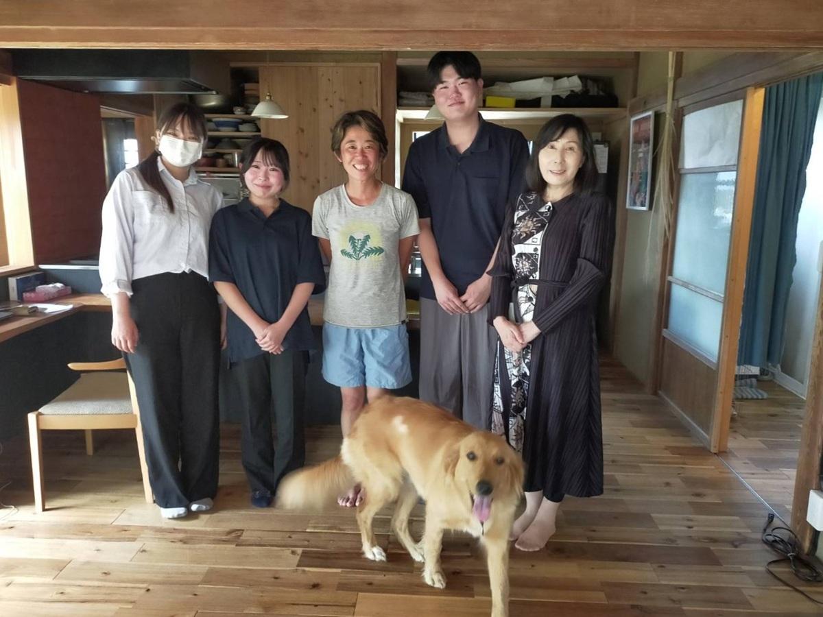 参加者と愛犬ハッピー