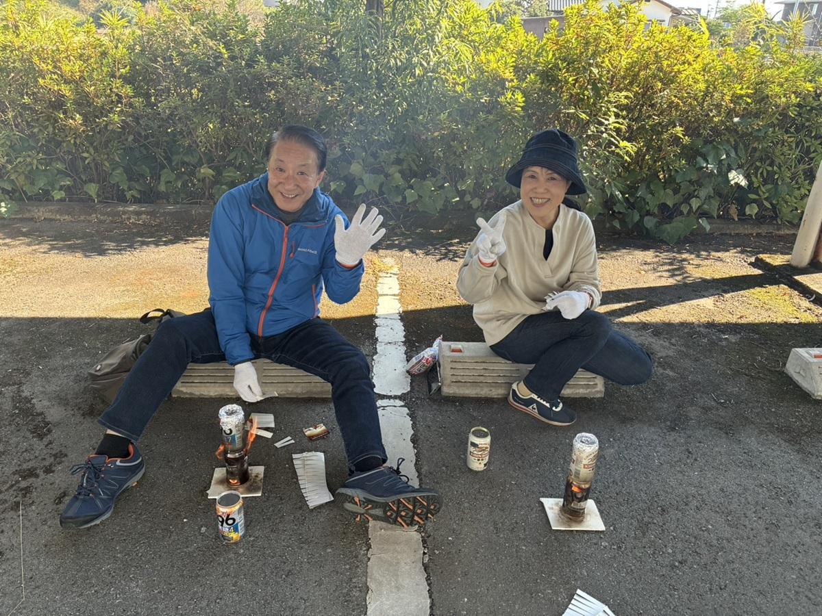 サバイバルメシタキを楽しむ参加者