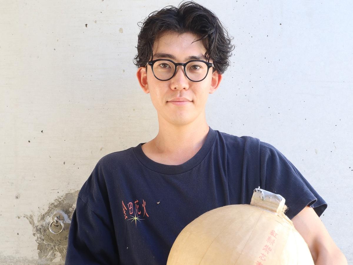 来場を呼びかける金田花火の関係者