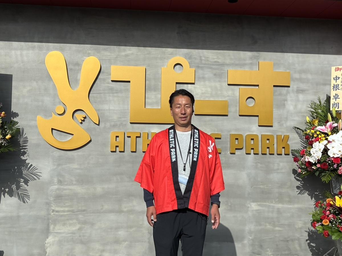 来店を呼びかける藤本さん