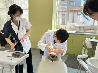 熊本歯科衛生士専門学院で「歯の授業」　虫歯治療や歯科機器の体験も