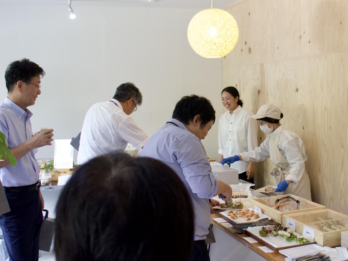 試食会の様子