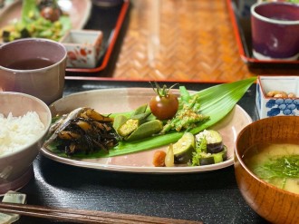 温泉旅館「どうごや」、4カ月ぶりの営業再開で新朝食「源気めし」提供
