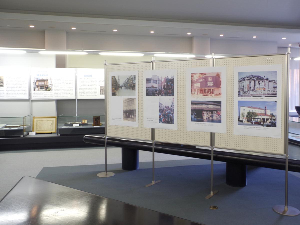 展示室中央には昔の本町かいわいの写真も