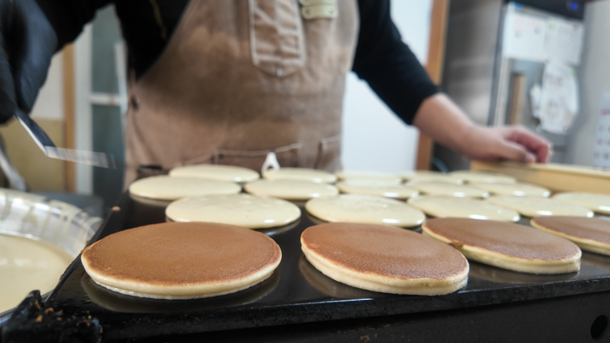 火力を調整し、均一な焼き具合に仕上げる