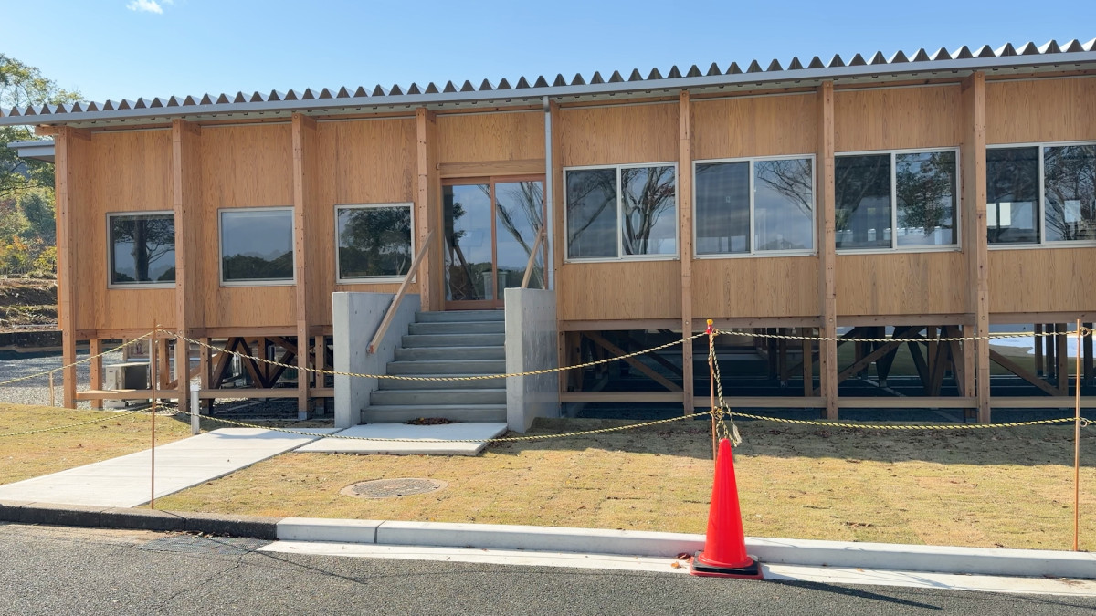 カフェ「トコトコ」外観（工事中の様子）