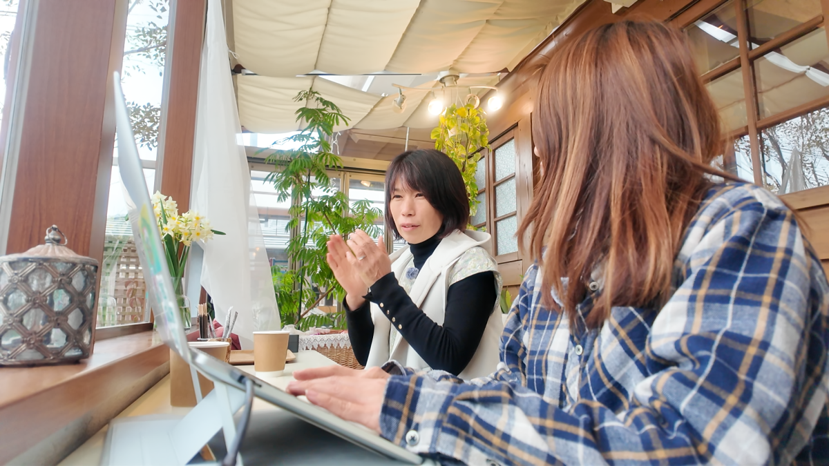 ユーチューブ制作について話す和美さん