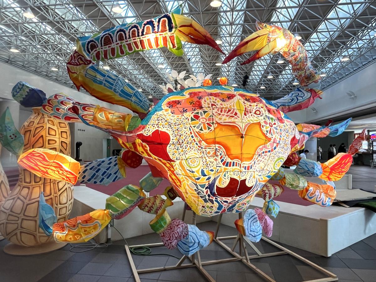 カニ型のねぶた「カニまるのカーニバル」