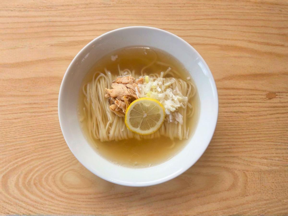 「たい塩らーめん」（写真提供＝らーめん八芯