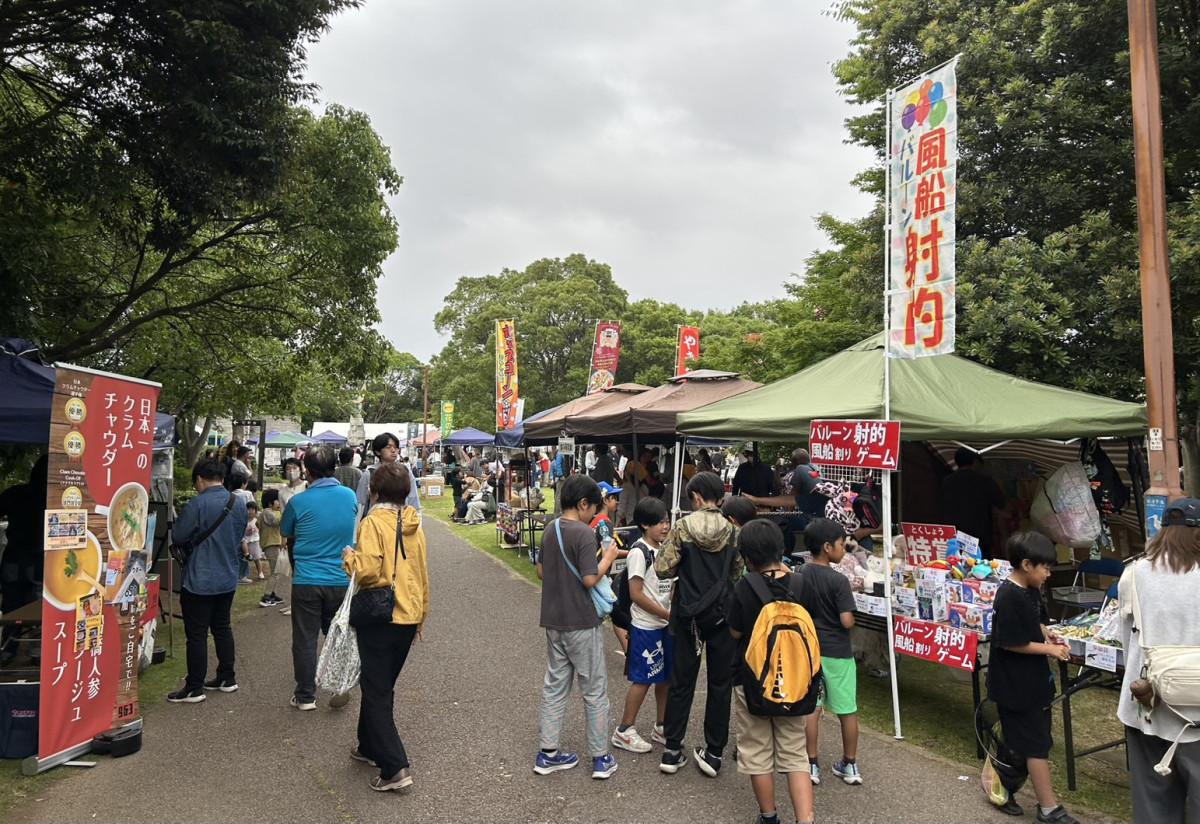 多くの露店や来場者でにぎわう谷津干潟の日フェス