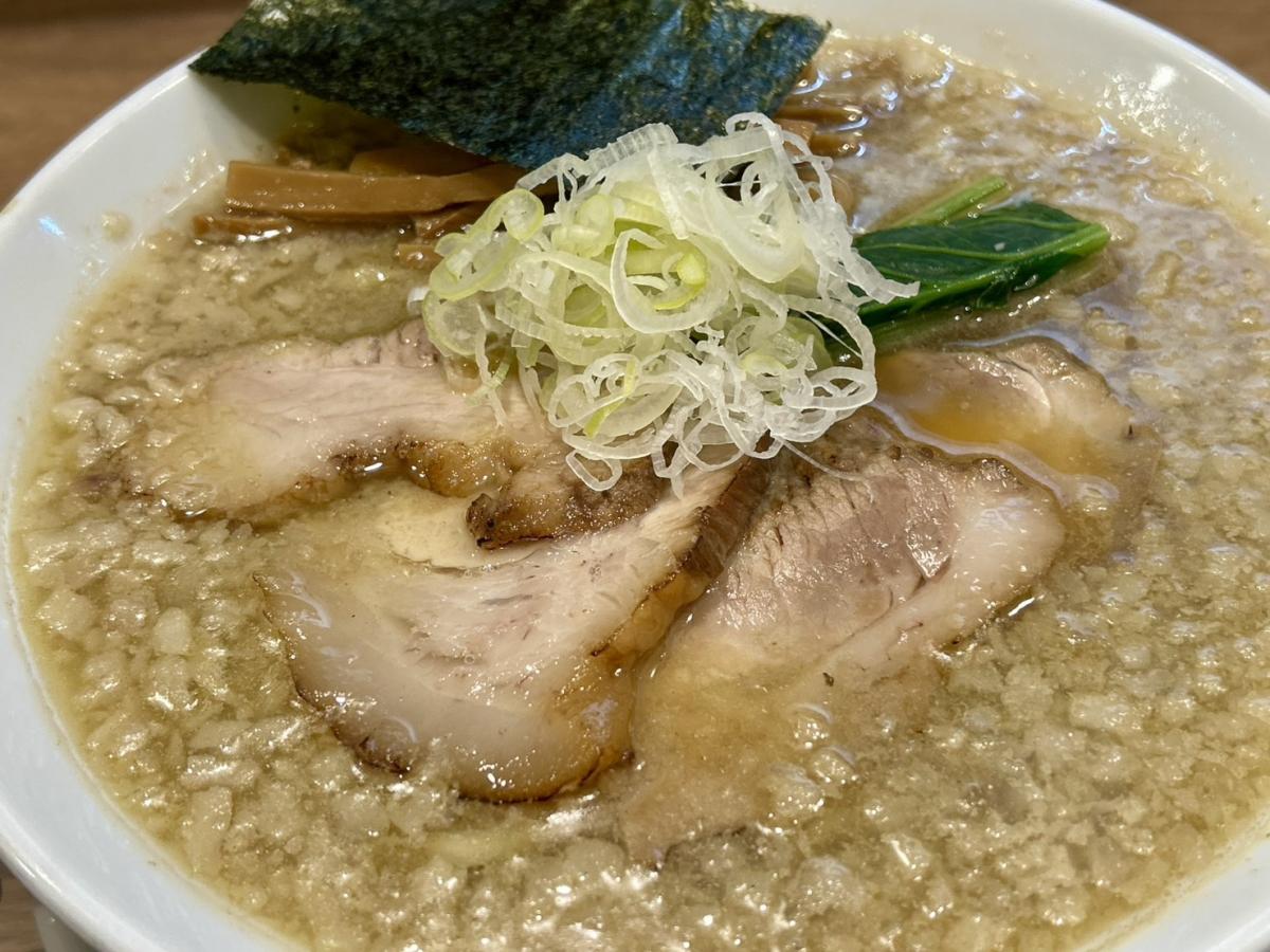 「TRYラーメン大賞」の新店・煮干し部門5位入賞の中華そばつげやの「背脂中華そば」