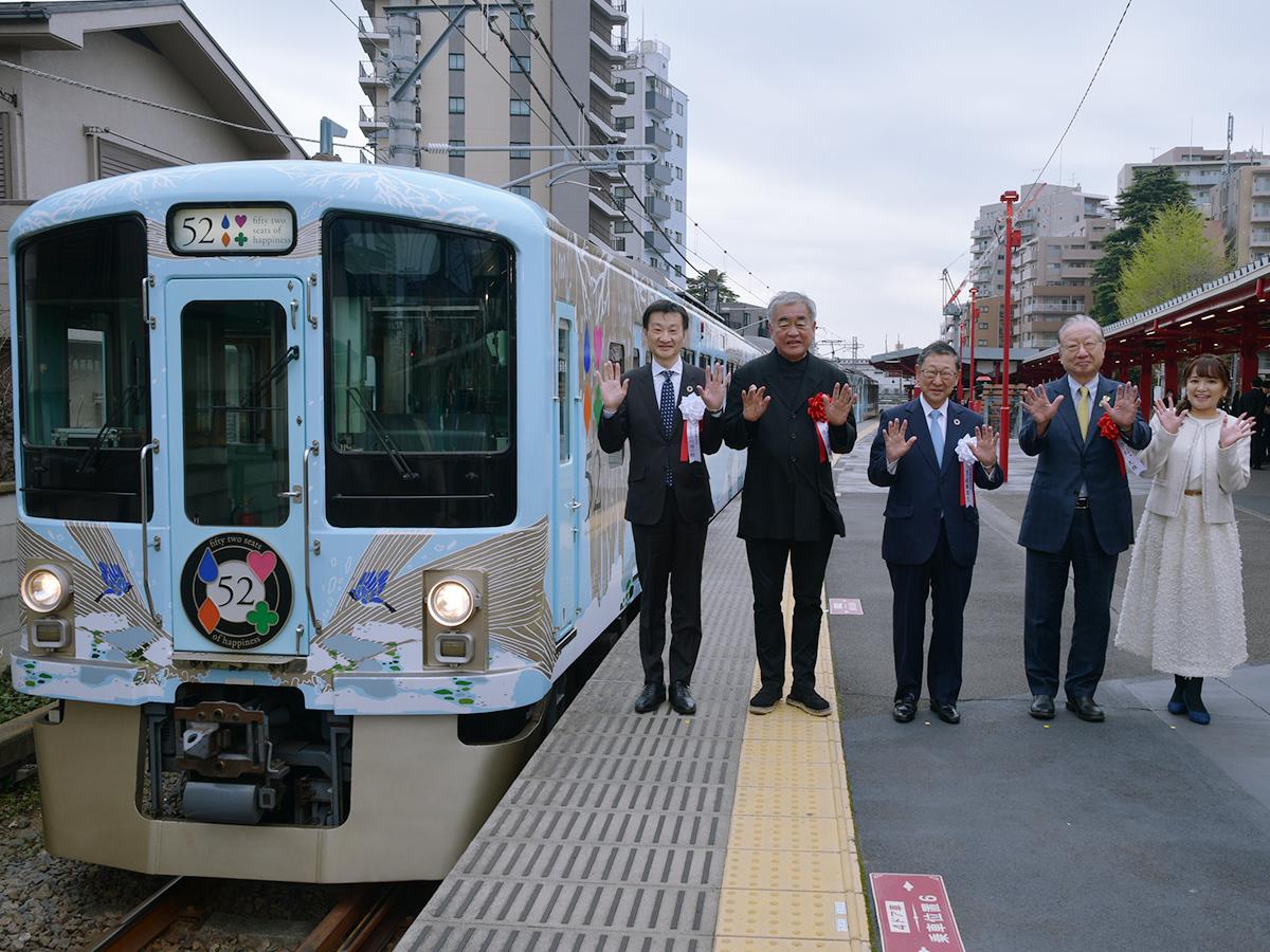 10周年を迎えたレストラン列車
左から小川社長、隈研吾さん、後藤会長、滝会長、久野知美さん