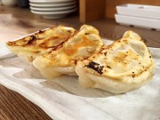 西宮・甲子園口にギョーザ専門店 「ご当地」の味、一堂に