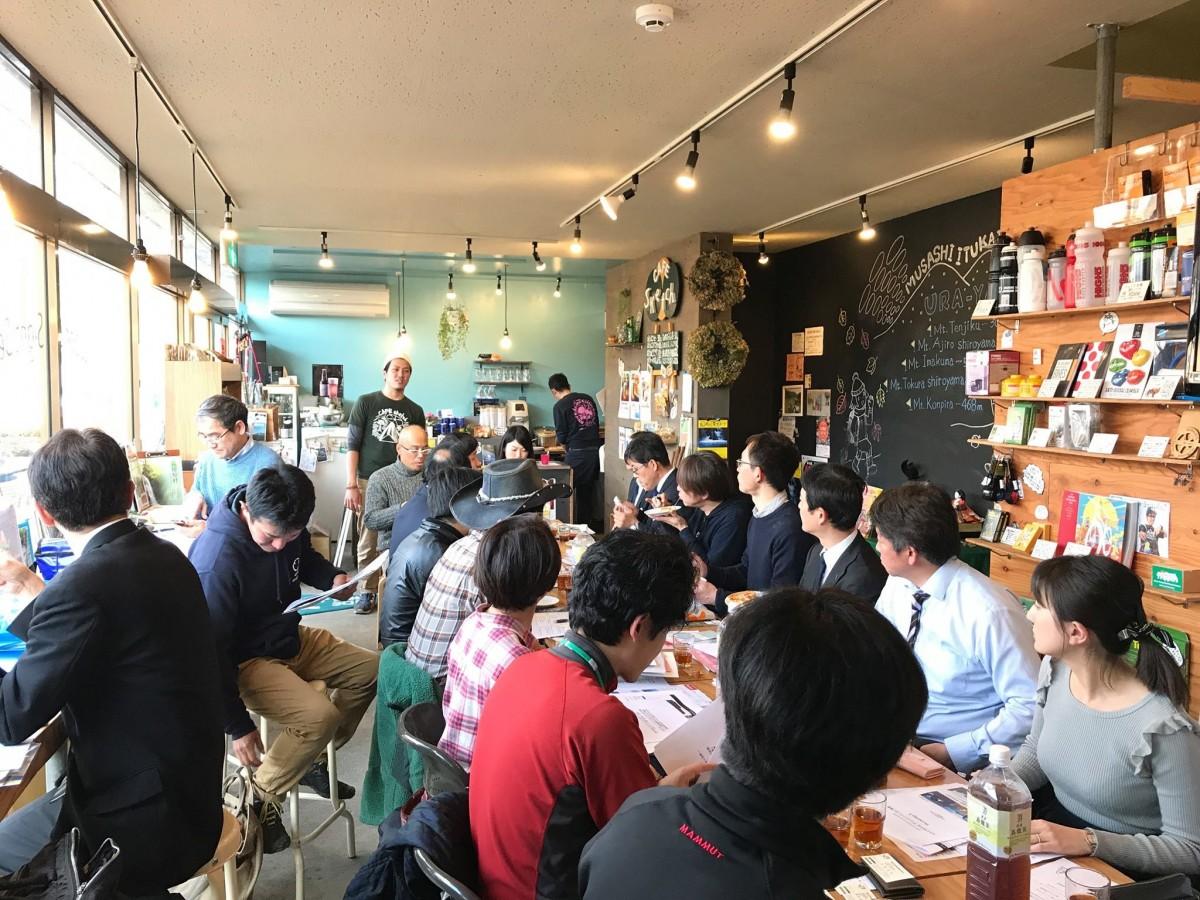 定期的に行っている事業者同士のミーティングの様子