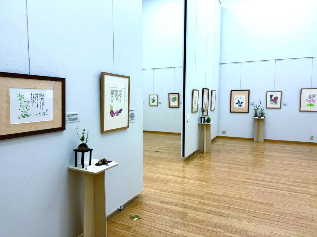 花の詩画50点を展示