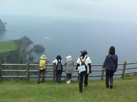 隠岐・島前西ノ島「国賀海岸」での一コマ