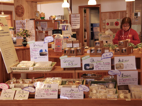 店頭に並んだ新作スイーツ