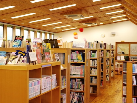 「アルトスブックストア」とのコラボイベントが行われる海士町中央図書館