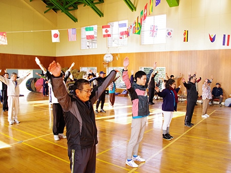 約100人が参加した