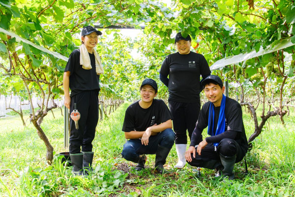 空色ワイナリーのスタッフ（写真提供＝空色ワイナリー）