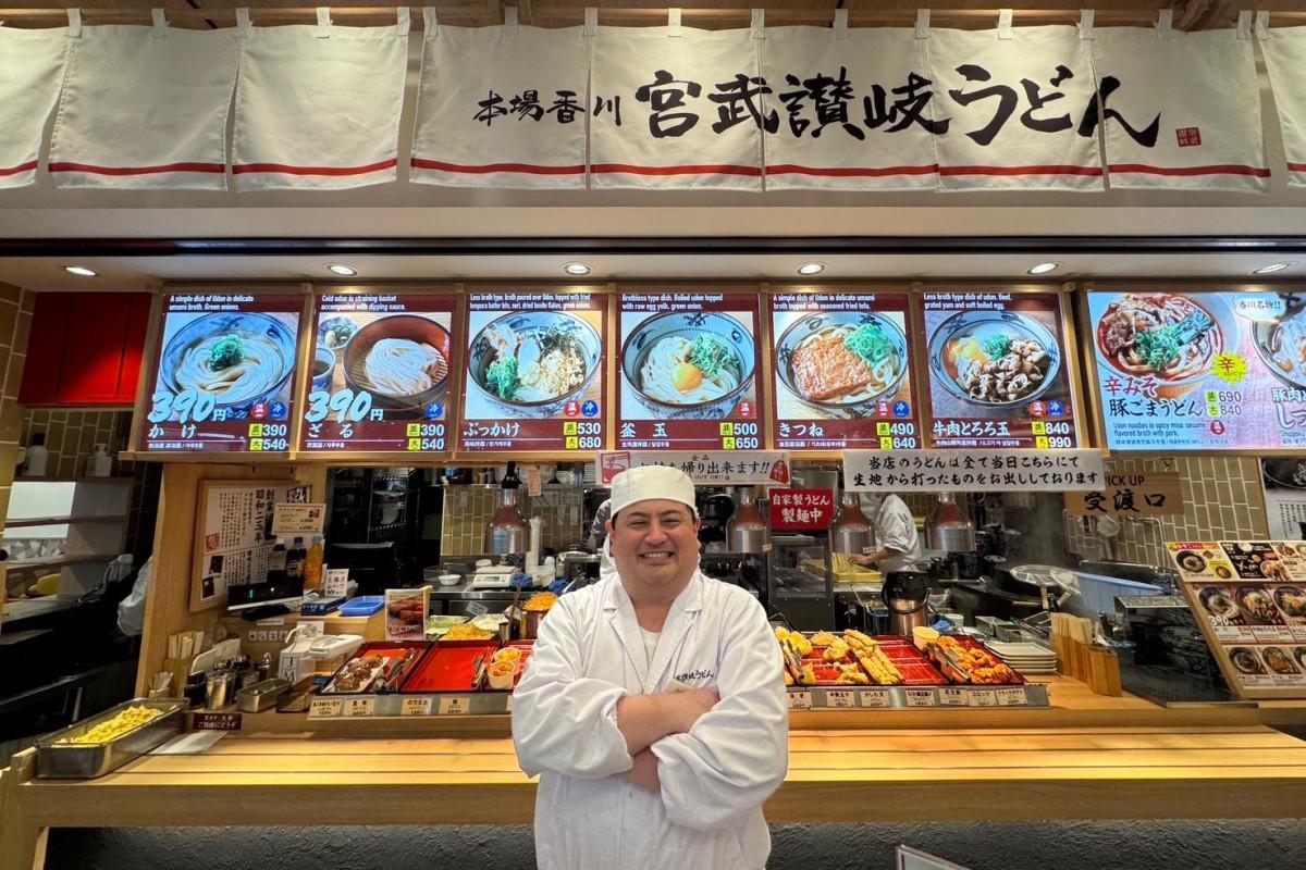 「笑顔で活気のあふれる店に」と話す店長の小池さん