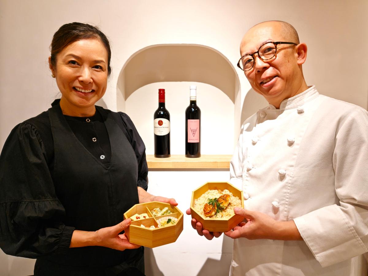 「MAdoBE」（左から）鶴田さん、石橋さん