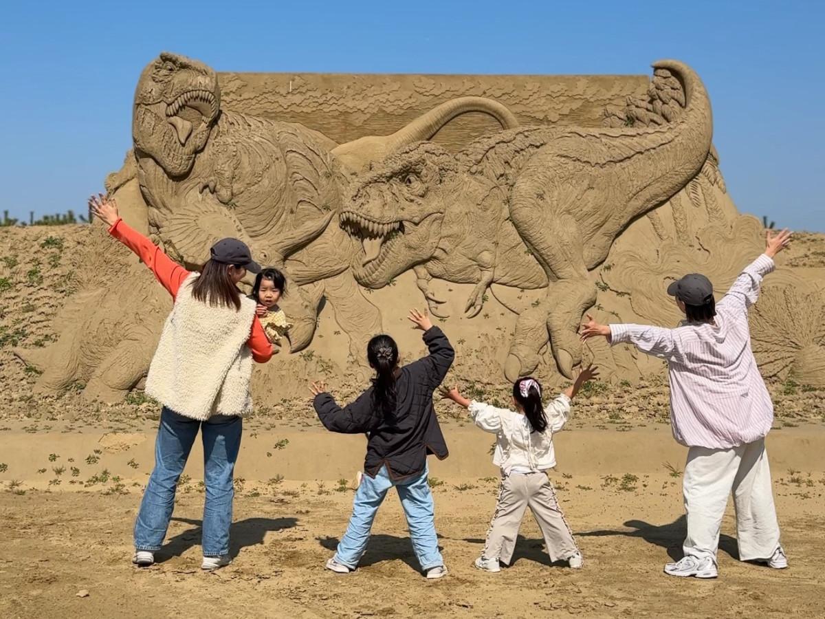 インスタグラマーのおとみぃさん（左）とうおさん（右）親子
