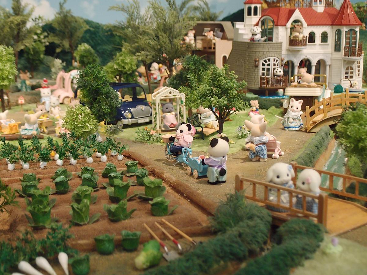 「シルバニアファミリー展40th」名古屋会場で展示する「シルバニア村」を再現した大型ジオラマの一部分
