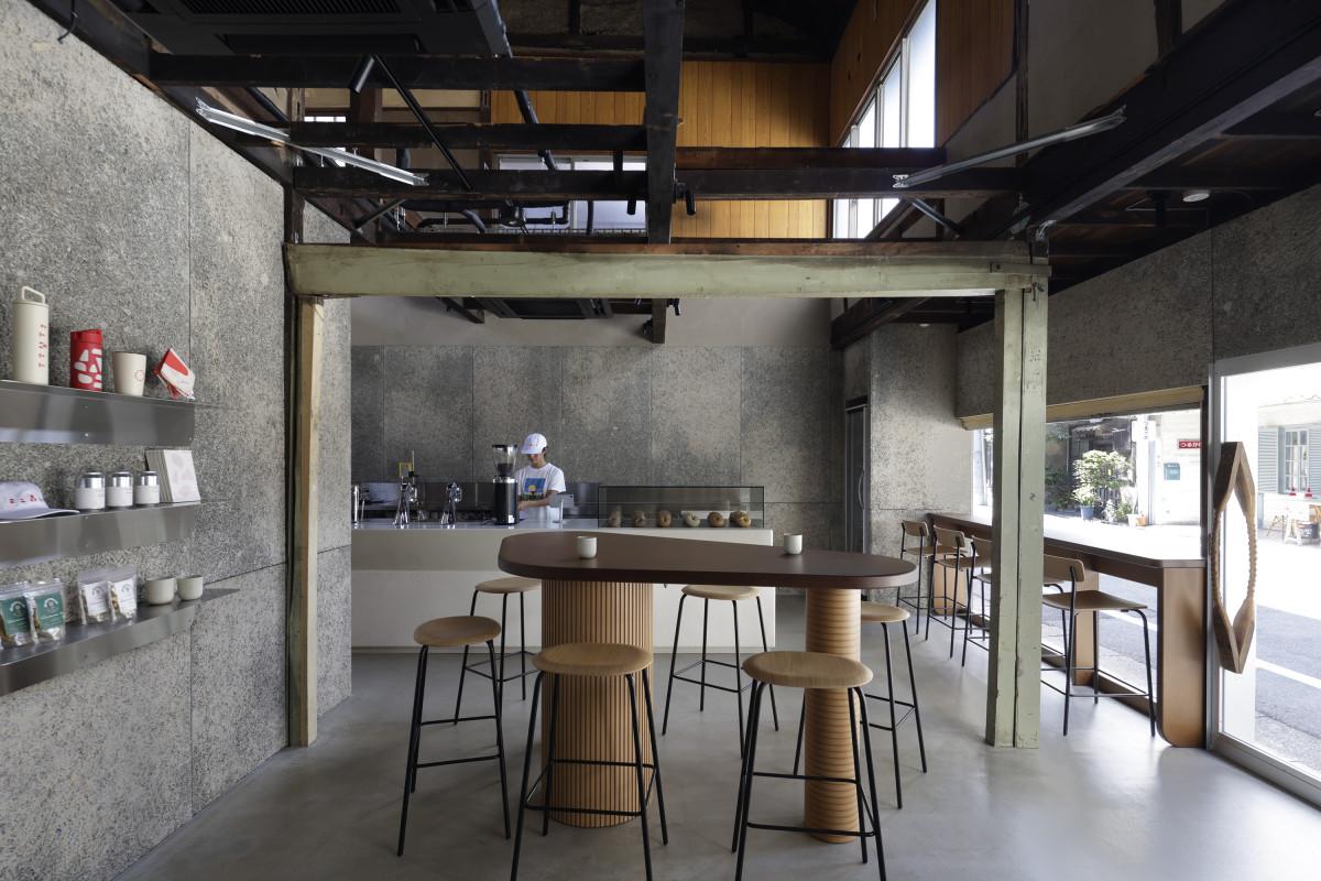 スタイリッシュな店内