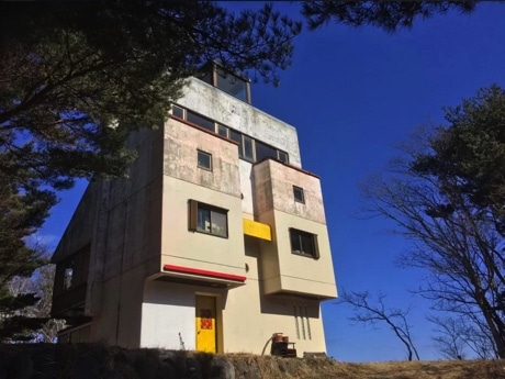 大船渡・越喜来地区に現代アートな貸別荘