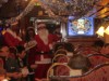 三陸鉄道で「クリスマス列車」運行 サンタ扮する社員がおもてなし