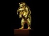 札幌三越で「大黄金展」 「ヒグマとサケ」が全国初登場、純金製ウルトラセブンも