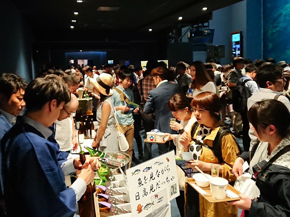 仙台うみの杜水族館で 日本酒ナイト 魚を さかな に飲み比べ 缶つまガチャも 仙台経済新聞