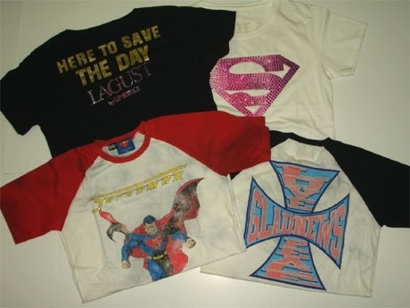 ラメやスワロフスキーがあしらわれた限定商品
TM & &copy; DC Comics
(s06)
