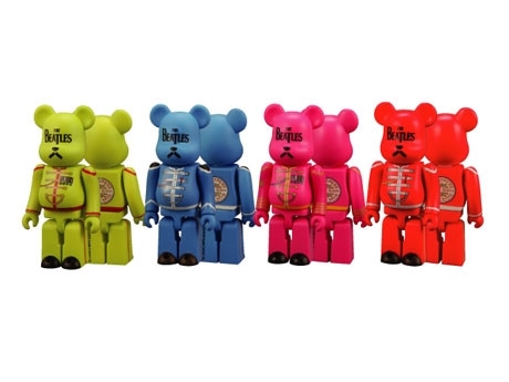 くま型フィギュア「ベアブリック」にビートルズ限定モデル&copy; BE@RBRICK TM & c 2001-2006 MEDICOM TOY CORPORATION. All rights reserved.