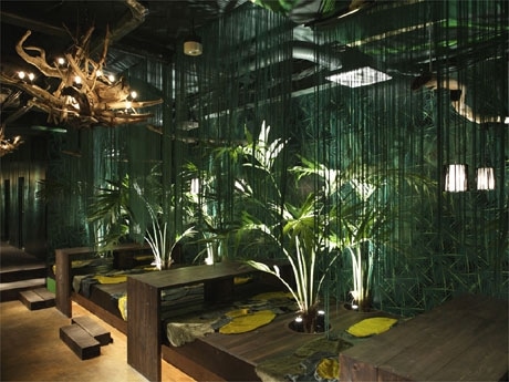 ジャングルをイメージした新業態カフェ「ULTRA JUNGLE」