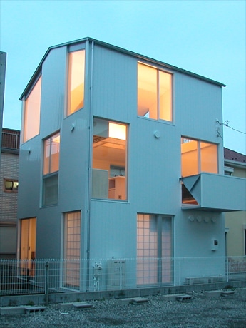 渋谷・電力館で「9坪ハウス」の新作展（写真＝阿部仁史さん設計「9坪ハウスTall」）