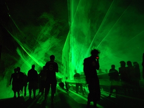 渋谷で「デジタルアートフェスティバル東京2006」の関連イベント（写真＝[LSP]Edwin van der Heide Marnix de Nijs）