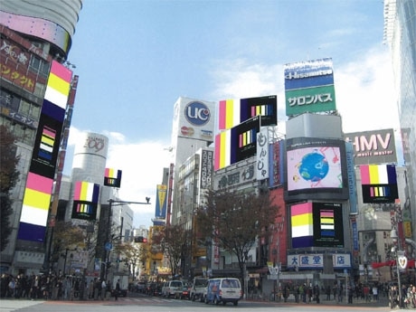 NEC、佐藤可士和さんが監修したドコモ向けケータイ「N703ID」で渋谷プロモーション（写真＝イメージ）