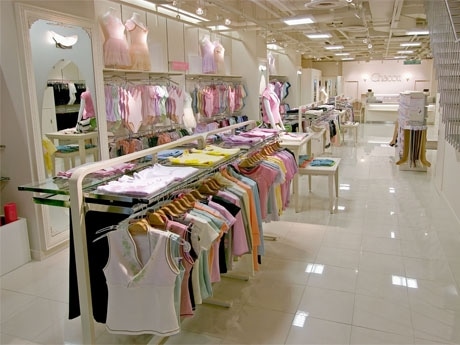 「チャコット渋谷本店」が全館リニューアル。1階（写真＝売り場）は初心者向けのバレエ・ダンス売り場