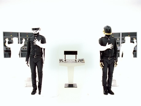 ストーリーは映像と音楽のみで展開。2006年カンヌ国際映画祭にも出品 2006 by Daft Life Limited. All rights reserved.
