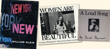 ウィリアム・クラインの代表作「Life is Good & Good for you in New York」（1956年、写真左）など販売する書籍の一部