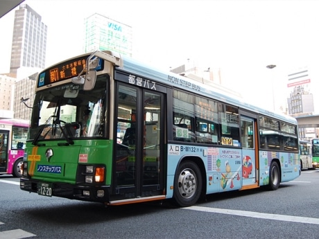 第二世代バイオディーゼル燃料を積み10月から運行を開始する「都01系統」（渋谷〜新橋）のバス