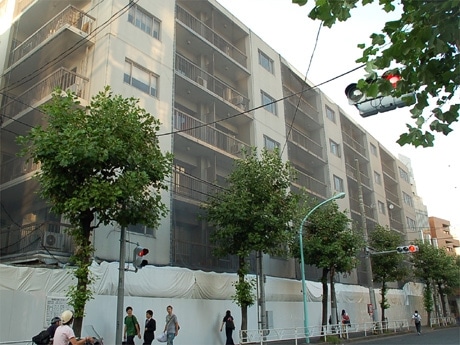 取り壊し後の建設計画が明らかになった「代官山パシフィック」ビル外観
