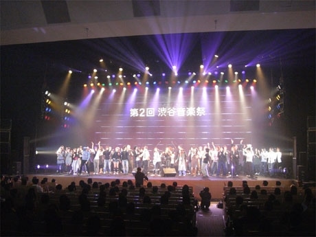 フィナーレでは出演者全員で「世界に一つだけの花」を合唱