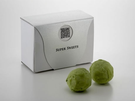 携帯メッセージを送れる「ありがチョコ」（写真）。お取り寄せサイト「スーパースイーツ」で限定発売