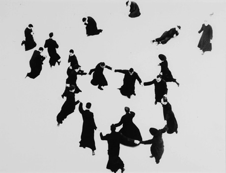 「若き司祭たち」より 1961-1963年 &copy;Mario Giacomelli estates