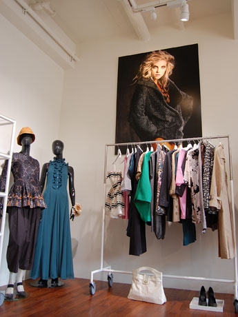 今秋日本進出を果たす「H＆M」2008-09秋冬プレスプレビューには、デザイン性の高いアイテムがそろう