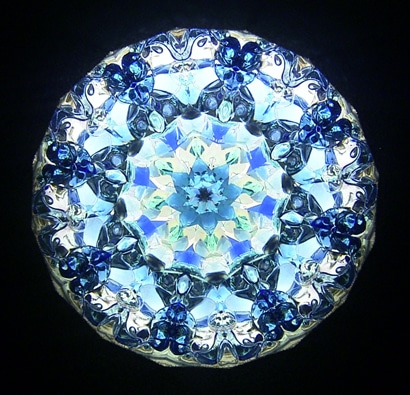 イタリアのマッシモ・ストウリーノさんの作品｢Blue Dream｣