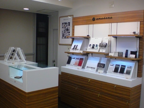 「ドコモショップ渋谷西口店」に全国初の「アマダナ」専用コーナー
